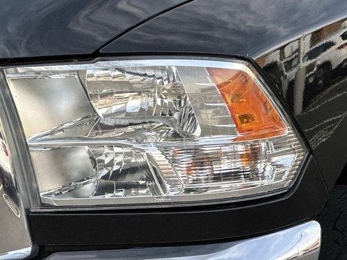 2018 RAM 2500 SLT Crew Cab 4x4 8' Box