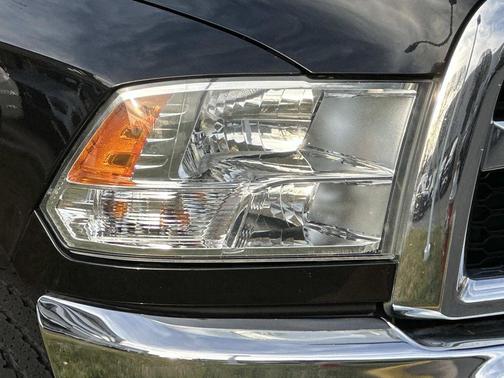 2018 RAM 2500 SLT Crew Cab 4x4 8' Box