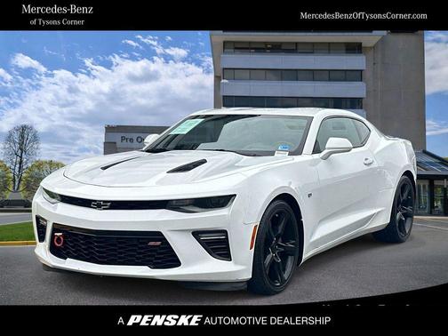 Summit White 2017 Chevrolet Camaro 2SS