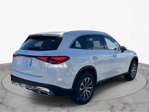 2026 Mercedes-Benz GLC 300 4MATIC