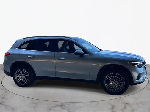 2026 Mercedes-Benz GLC 300 4MATIC