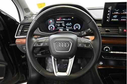 2022 Audi Q5 45 S line Premium Plus
