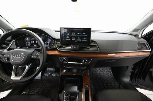 2022 Audi Q5 45 S line Premium Plus