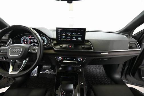 2022 Audi Q5 45 S line Premium Plus