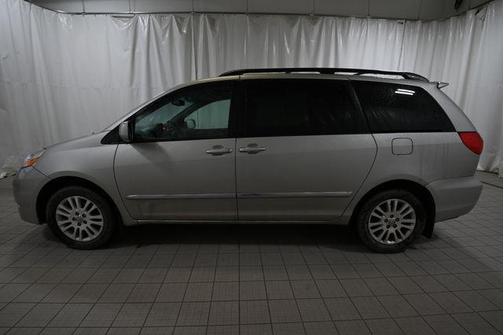 2009 Toyota Sienna XLE