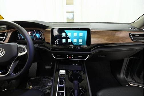 2026 Volkswagen Atlas 2.0T SE w/Technology 4MOTION