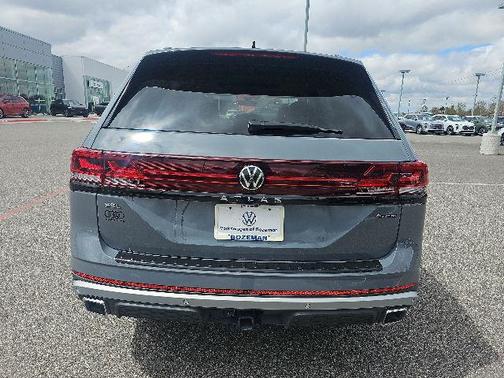 Pure Gray 2024 Volkswagen Atlas 2.0T SEL