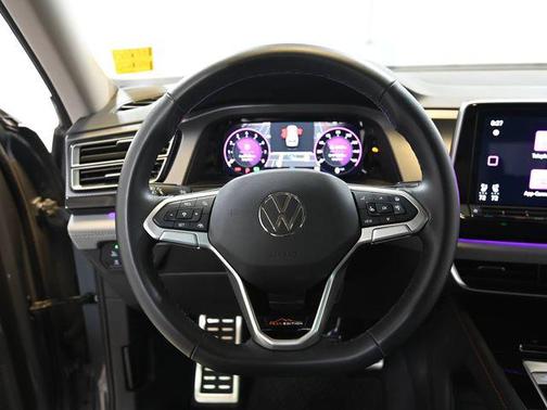 Pure Gray 2024 Volkswagen Atlas 2.0T SEL