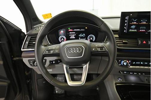 2023 Audi Q5 45 S line Prestige