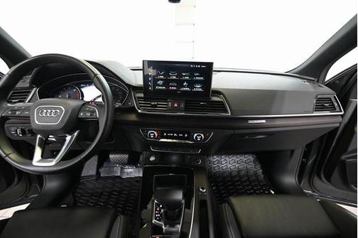 2023 Audi Q5 45 S line Premium