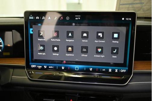 2025 Volkswagen Tiguan 2.0T SEL R-Line 4MOTION