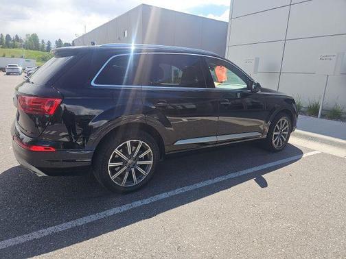 Orca Black Metallic 2019 Audi Q7 55 Prestige