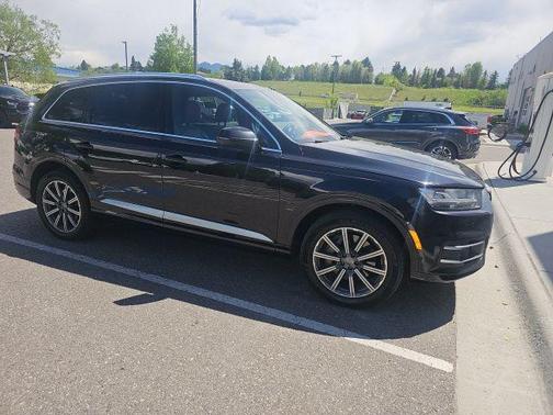 Orca Black Metallic 2019 Audi Q7 55 Prestige