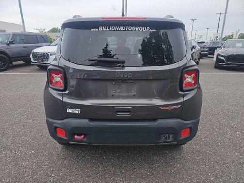 Granite Crystal Metallic Clearcoat 2018 Jeep Renegade Trailhawk