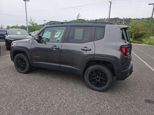 Granite Crystal Metallic Clearcoat 2018 Jeep Renegade Trailhawk