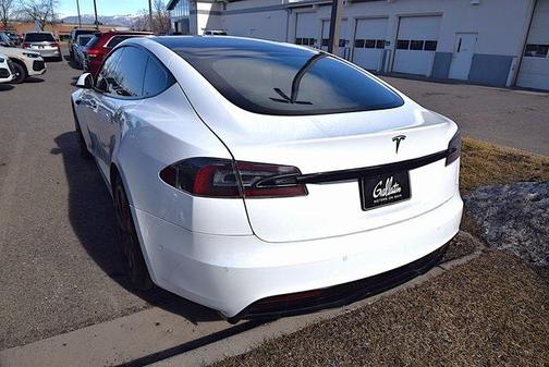 2022 Tesla Model S Base