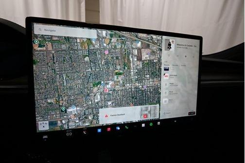 2022 Tesla Model S Base