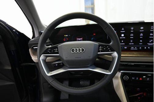 Navarra Blue Metallic 2025 Audi Q5 Premium Plus TFSI quattro S tronic