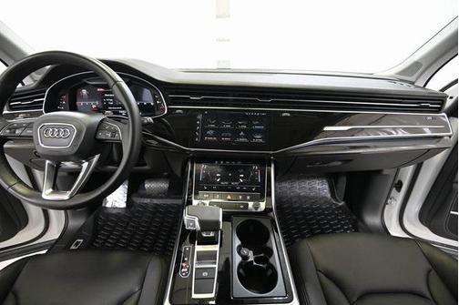 2022 Audi Q7 55 Premium Plus
