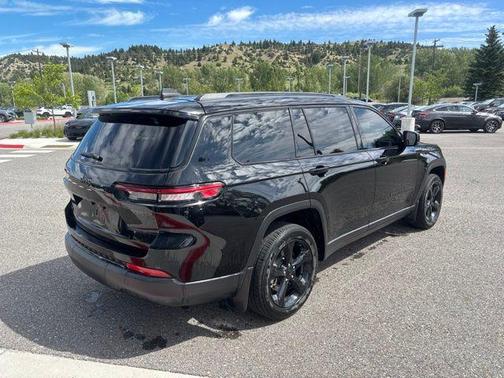 Diamond Black Crystal Pearlcoat 2024 Jeep Grand Cherokee L Altitude