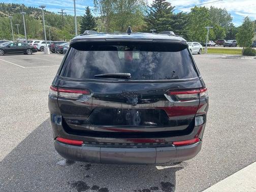 Diamond Black Crystal Pearlcoat 2024 Jeep Grand Cherokee L Altitude