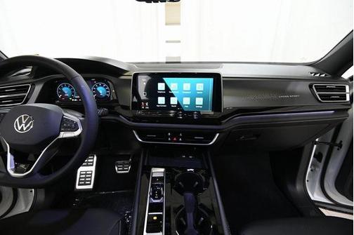 2026 Volkswagen Atlas Cross Sport 2.0T SEL