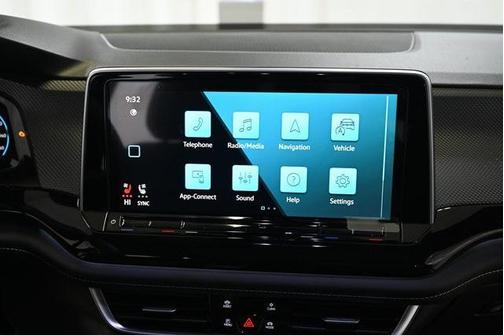 2026 Volkswagen Atlas Cross Sport 2.0T SEL