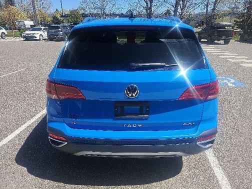 Cornflower Blue 2023 Volkswagen Taos 1.5T SE
