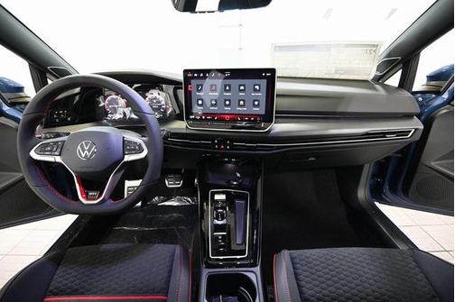 2025 Volkswagen Golf GTI 2.0T SE DSG