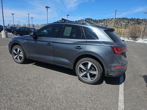 Daytona Gray Pearl 2023 Audi Q5 45 S line Prestige