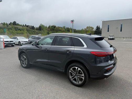 Tambora Gray Metallic 2025 Audi Q5 Premium Plus TFSI quattro S tronic