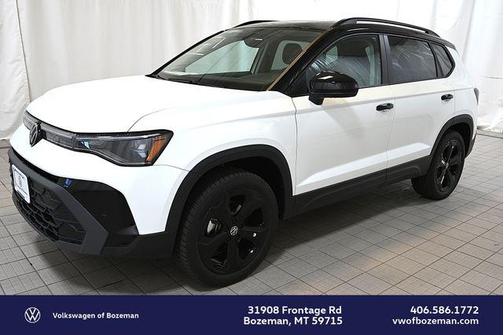 Pure White w/Deep Black Roof 2026 Volkswagen Taos SE Black