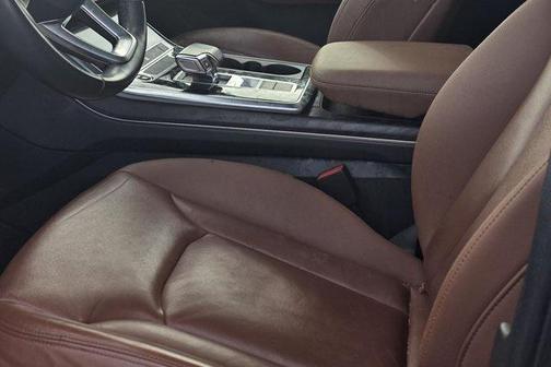 2022 Audi Q7 45 Premium Plus