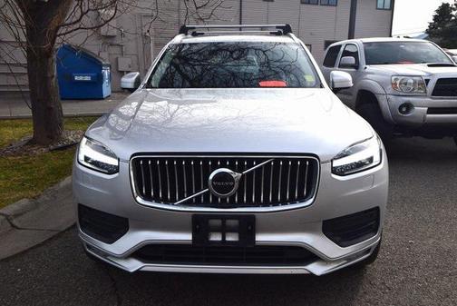 2021 Volvo XC90 T6 Momentum