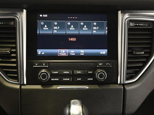 2018 Porsche Macan Macan