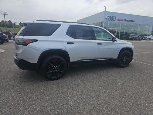 Silver Ice Metallic 2018 Chevrolet Traverse Premier