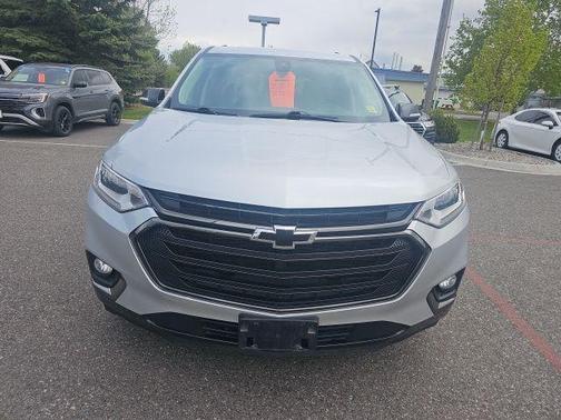 Silver Ice Metallic 2018 Chevrolet Traverse Premier