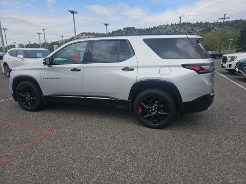 Silver Ice Metallic 2018 Chevrolet Traverse Premier