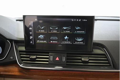 2023 Audi Q5 45 S line Prestige