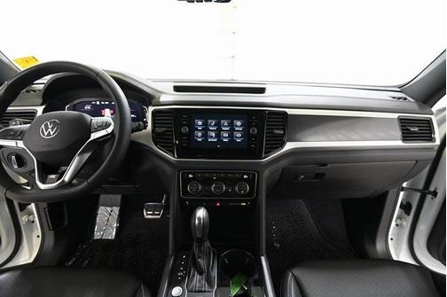 2022 Volkswagen Atlas Cross Sport 3.6L V6 SEL R-Line