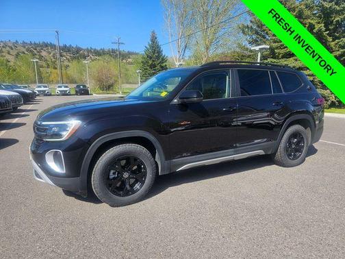 Deep Black Pearl 2024 Volkswagen Atlas 2.0T SE w/Technology 4MOTION