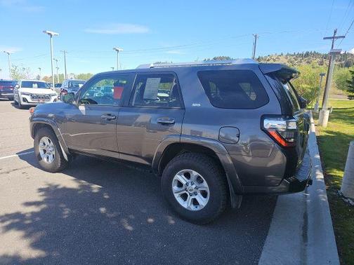Magnetic Gray Metallic 2016 Toyota 4Runner SR5
