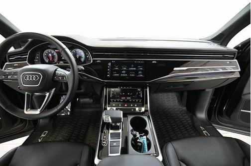 2025 Audi Q7 45 Premium Plus