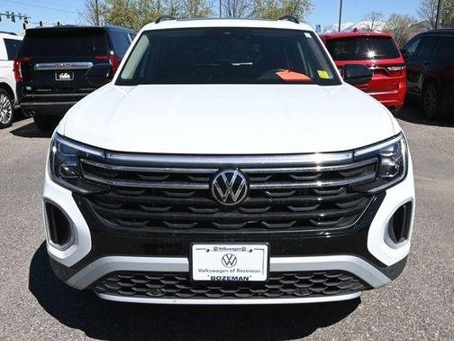 Pure White 2024 Volkswagen Atlas 2.0T SE w/Technology 4MOTION