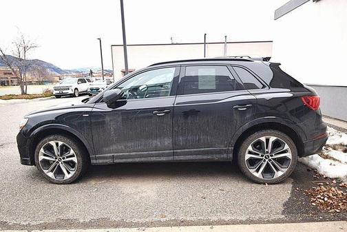 2021 Audi Q3 45 S line Premium