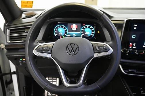 2024 Volkswagen Atlas Cross Sport 2.0T SEL