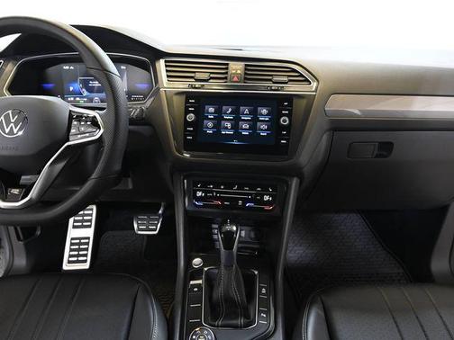 Pyrite Silver Metallic 2024 Volkswagen Tiguan 2.0T SE R-Line Black 4MOTION