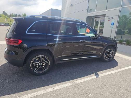 Night Black 2026 Mercedes-Benz GLB 250 4MATIC
