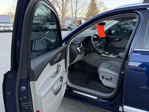 2020 Audi Q7 55 Premium Plus