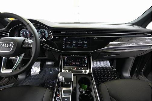 2025 Audi Q8 55 Premium Plus